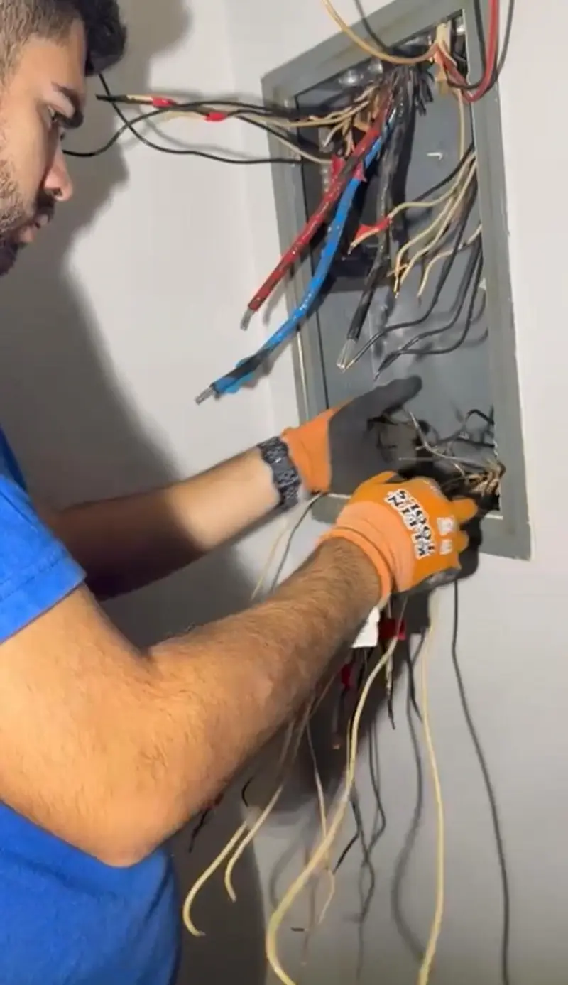 beto wiring a box